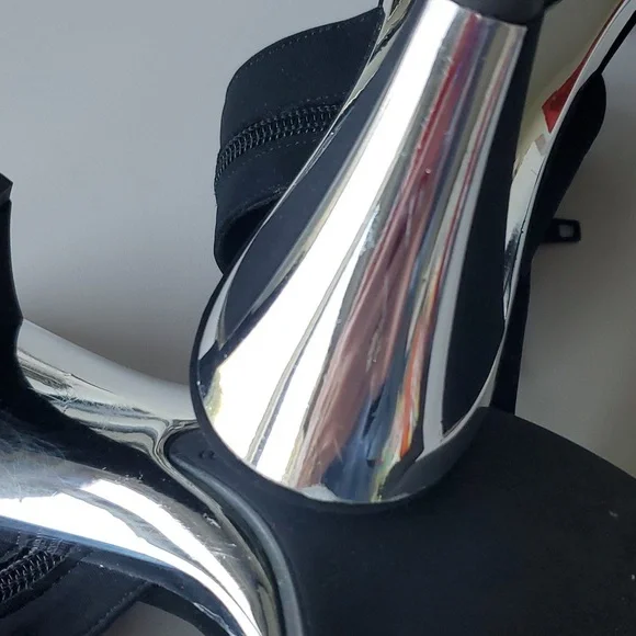 Onex studded black sandal. - Picture 7 of 7